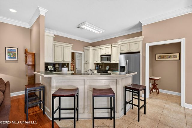 37 Cedarow, Hattiesburg, MS 39402