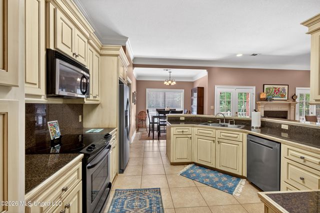 37 Cedarow, Hattiesburg, MS 39402