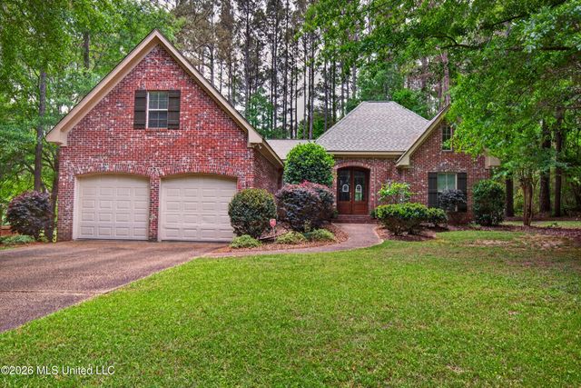 37 Cedarow, Hattiesburg, MS 39402