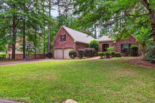 37 Cedarow, Hattiesburg, MS 39402