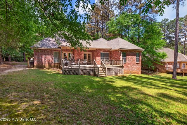 37 Cedarow, Hattiesburg, MS 39402