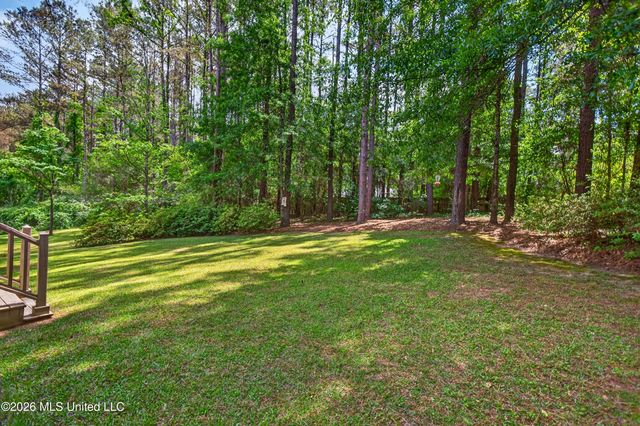 37 Cedarow, Hattiesburg, MS 39402