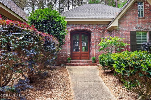 37 Cedarow, Hattiesburg, MS 39402