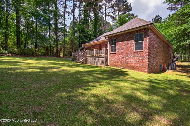 37 Cedarow, Hattiesburg, MS 39402
