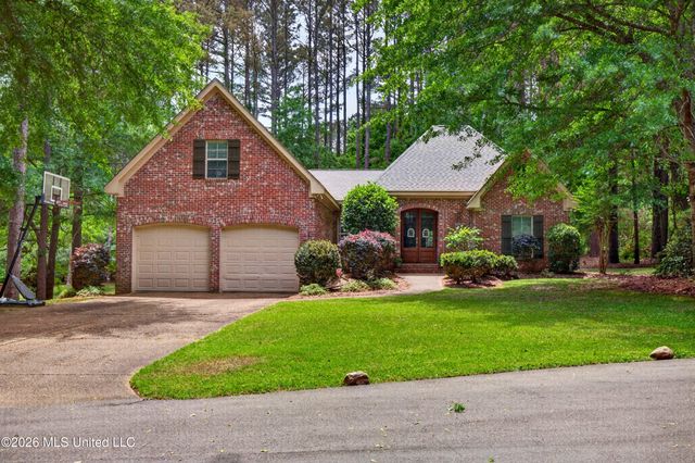 37 Cedarow, Hattiesburg, MS 39402