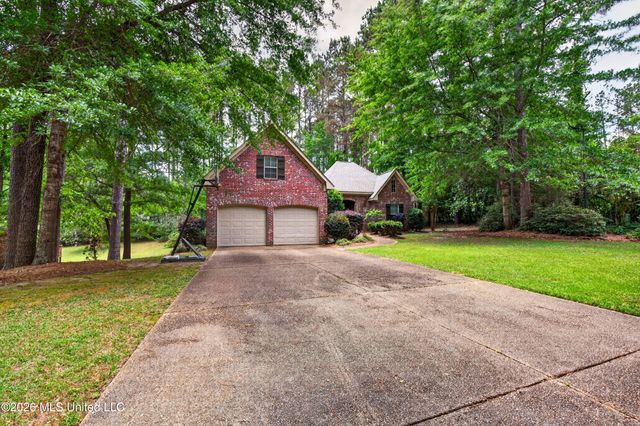 37 Cedarow, Hattiesburg, MS 39402
