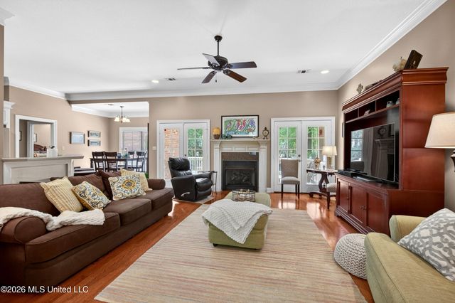 37 Cedarow, Hattiesburg, MS 39402