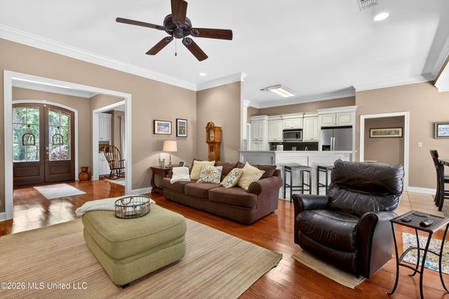 37 Cedarow, Hattiesburg, MS 39402
