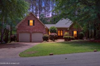37 Cedarow, Hattiesburg, MS 39402