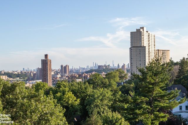 3135 Johnson Ave Apt 12C, New York City, NY 10463