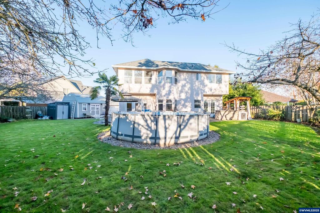 Image 39 of property listing at 925 Scepter Ct NE, Salem, OR 97301