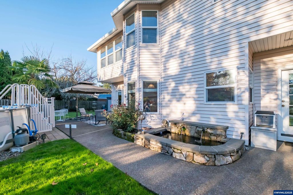 Image 40 of property listing at 925 Scepter Ct NE, Salem, OR 97301