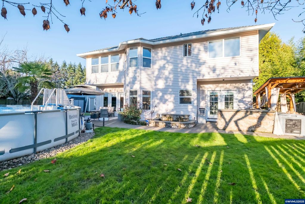 Image 41 of property listing at 925 Scepter Ct NE, Salem, OR 97301