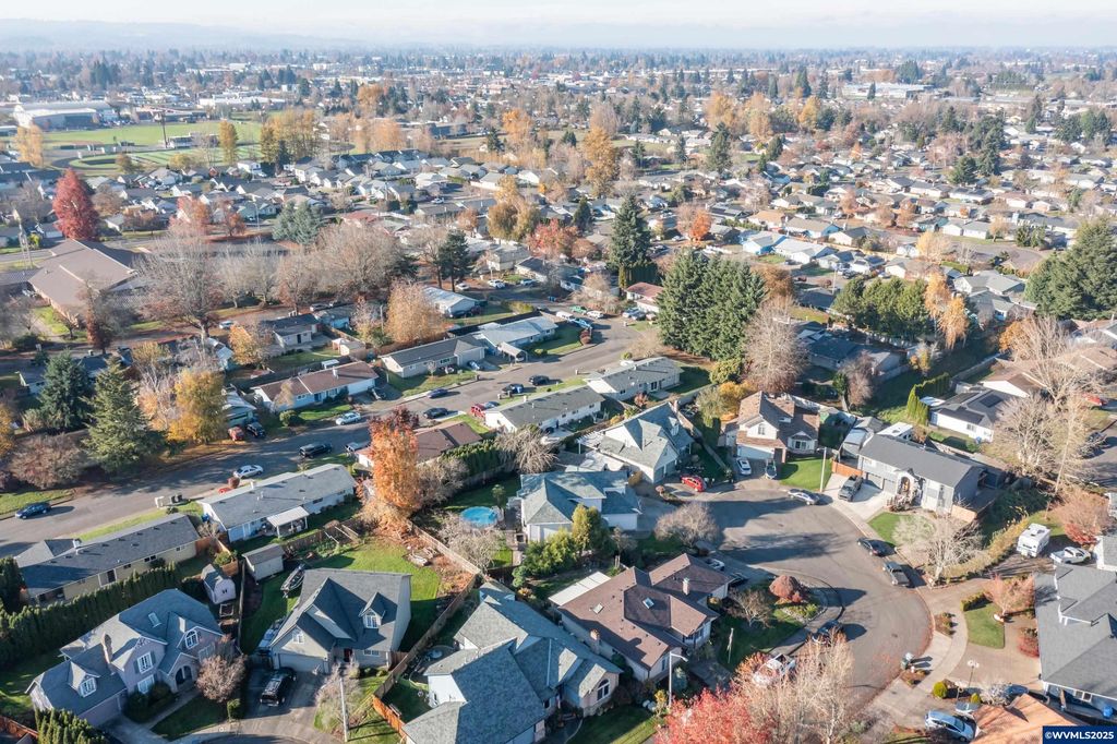 Image 47 of property listing at 925 Scepter Ct NE, Salem, OR 97301