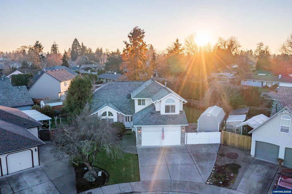 Image 49 of property listing at 925 Scepter Ct NE, Salem, OR 97301