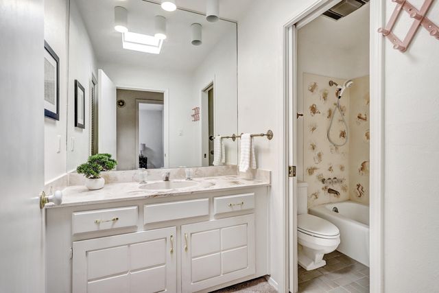 1391 Wagon Train Drive SE, Albuquerque, NM 87123