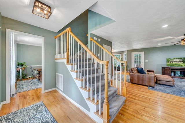 15 Coling Hollow RD, Troutville, VA 24175