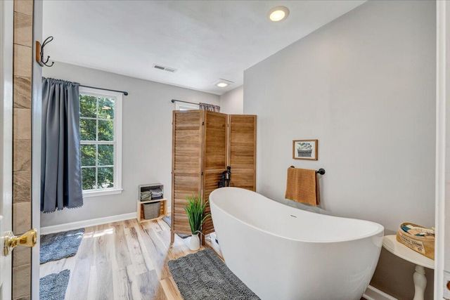15 Coling Hollow RD, Troutville, VA 24175