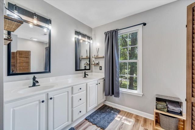 15 Coling Hollow RD, Troutville, VA 24175
