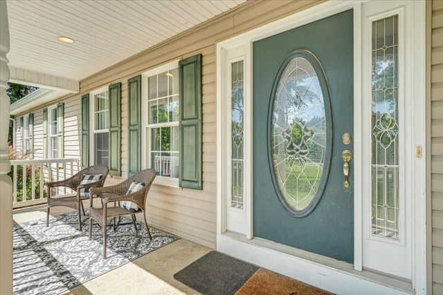 15 Coling Hollow RD, Troutville, VA 24175