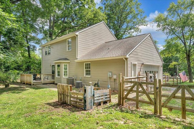 15 Coling Hollow RD, Troutville, VA 24175