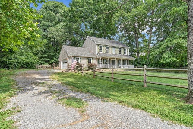 15 Coling Hollow RD, Troutville, VA 24175