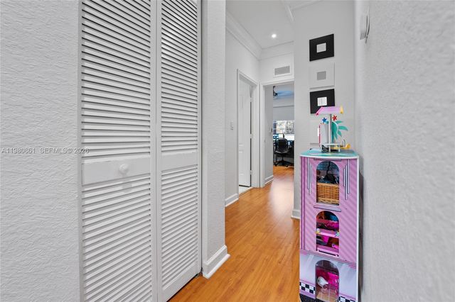 21474 SW 85th Path, Cutler Bay, FL 33189