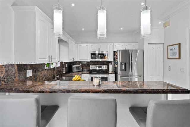 21474 SW 85th Path, Cutler Bay, FL 33189