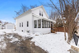 120 4th STREET, Waukesha, WI 53188