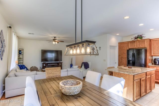 2210 E Eager Drive, Green Valley, AZ 85614