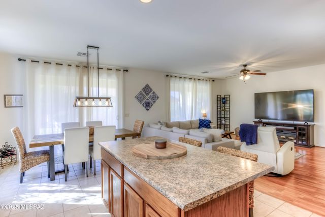 2210 E Eager Drive, Green Valley, AZ 85614