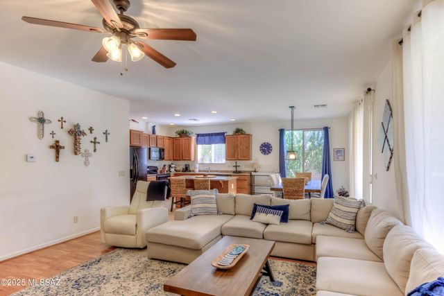 2210 E Eager Drive, Green Valley, AZ 85614