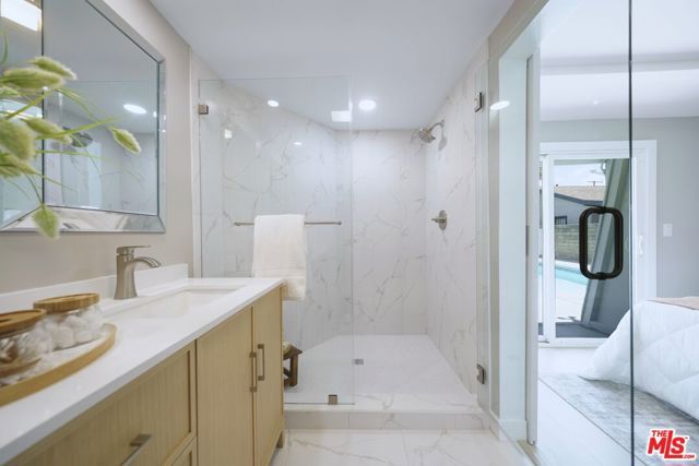 5628 Cleon Avenue, North Hollywood (los Angeles), CA 91601