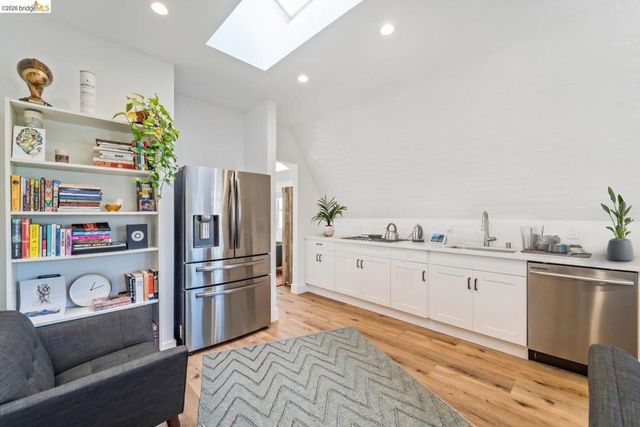 384 Euclid Ave, Oakland, CA 94610