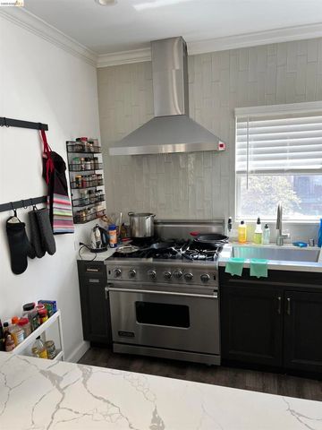 384 Euclid Ave, Oakland, CA 94610