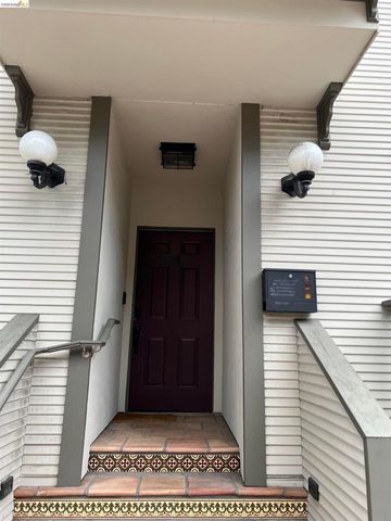 384 Euclid Ave, Oakland, CA 94610