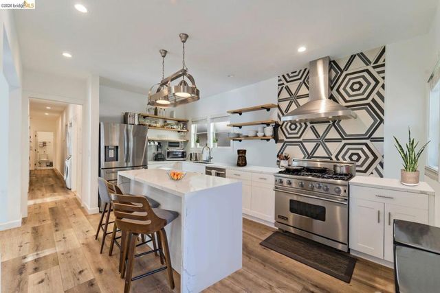 384 Euclid Ave, Oakland, CA 94610
