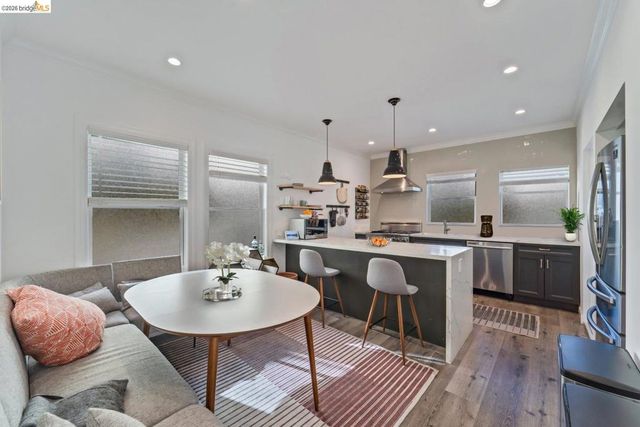 384 Euclid Ave, Oakland, CA 94610