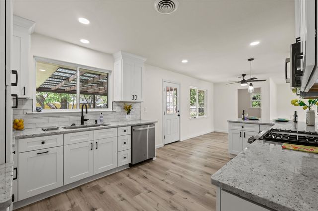 1017 Stanley Street, Denton, TX 76201