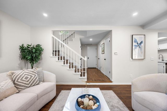 18 Gazania Ter, Fremont, CA 94536