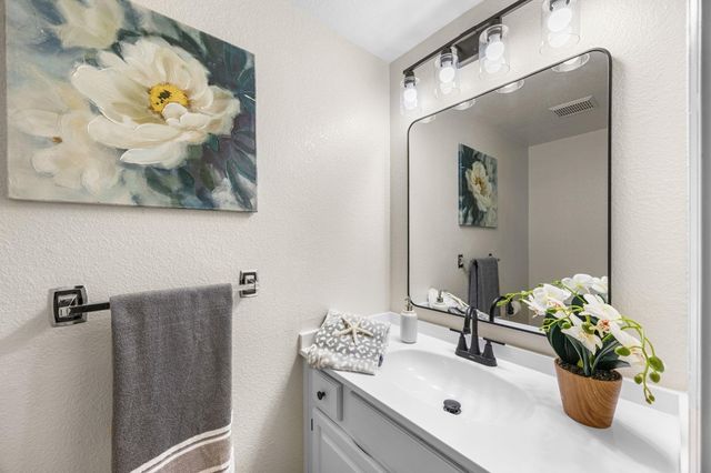 18 Gazania Ter, Fremont, CA 94536