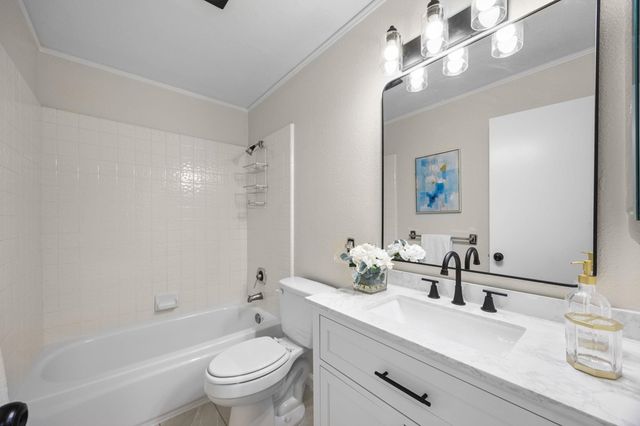 18 Gazania Ter, Fremont, CA 94536