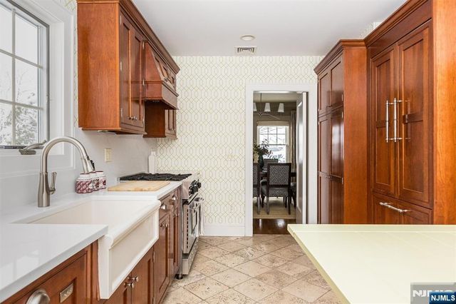 256 Forest Avenue, Glen Ridge, NJ 07028