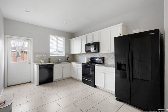 173 Texas Thistle, New Braunfels, TX 78130