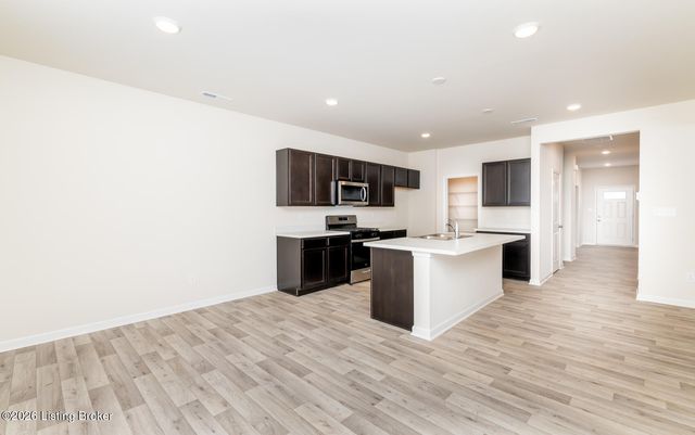 16903 Aiken Ridge Cir, Louisville, KY 40245