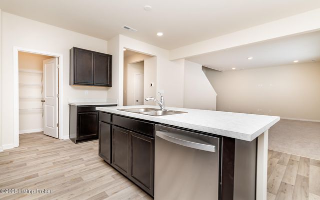 16903 Aiken Ridge Cir, Louisville, KY 40245