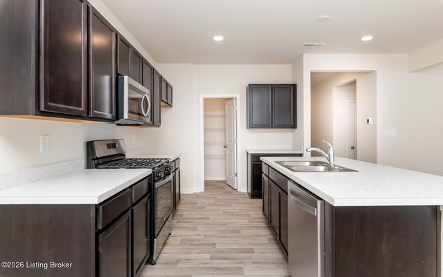 16903 Aiken Ridge Cir, Louisville, KY 40245