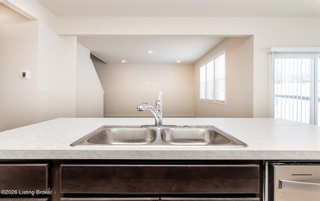 16903 Aiken Ridge Cir, Louisville, KY 40245