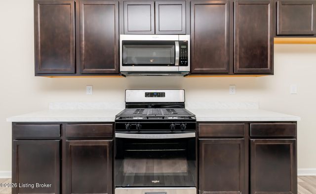 16903 Aiken Ridge Cir, Louisville, KY 40245