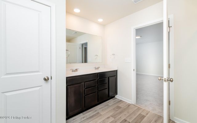 16903 Aiken Ridge Cir, Louisville, KY 40245